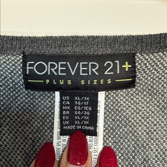 Forever 21 Gray Geometric Poncho/Sweater - Picture 4 of 6